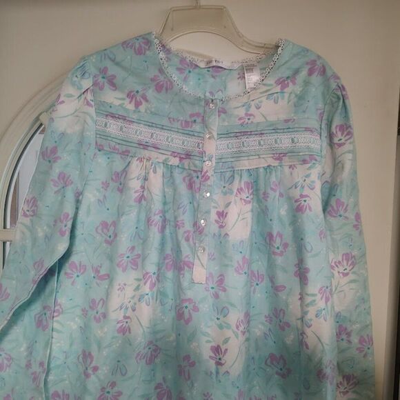 Jasmine Rose Blue Flowered flannel Nightgown Size Women's XL Worn 1 Time - Picture 2 of 2